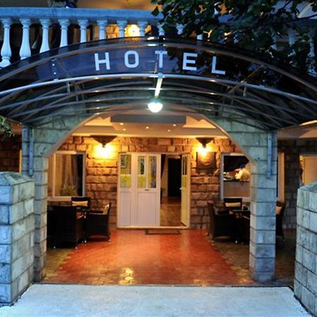 פודגוריצה Hotel Evropa מראה חיצוני תמונה