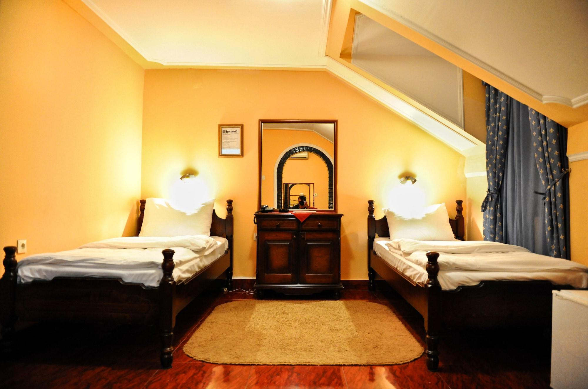פודגוריצה Hotel Evropa מראה חיצוני תמונה