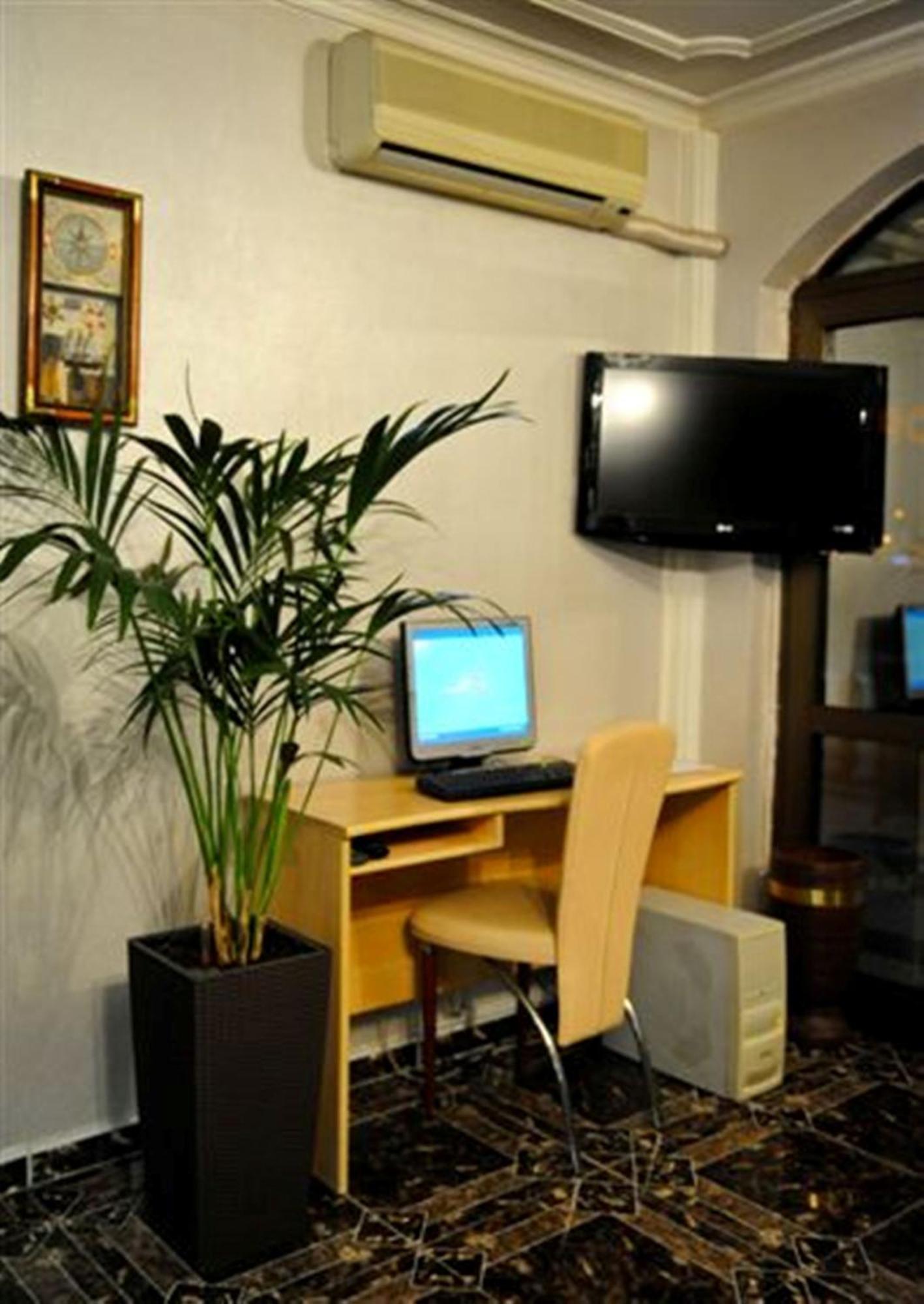 פודגוריצה Hotel Evropa מראה חיצוני תמונה