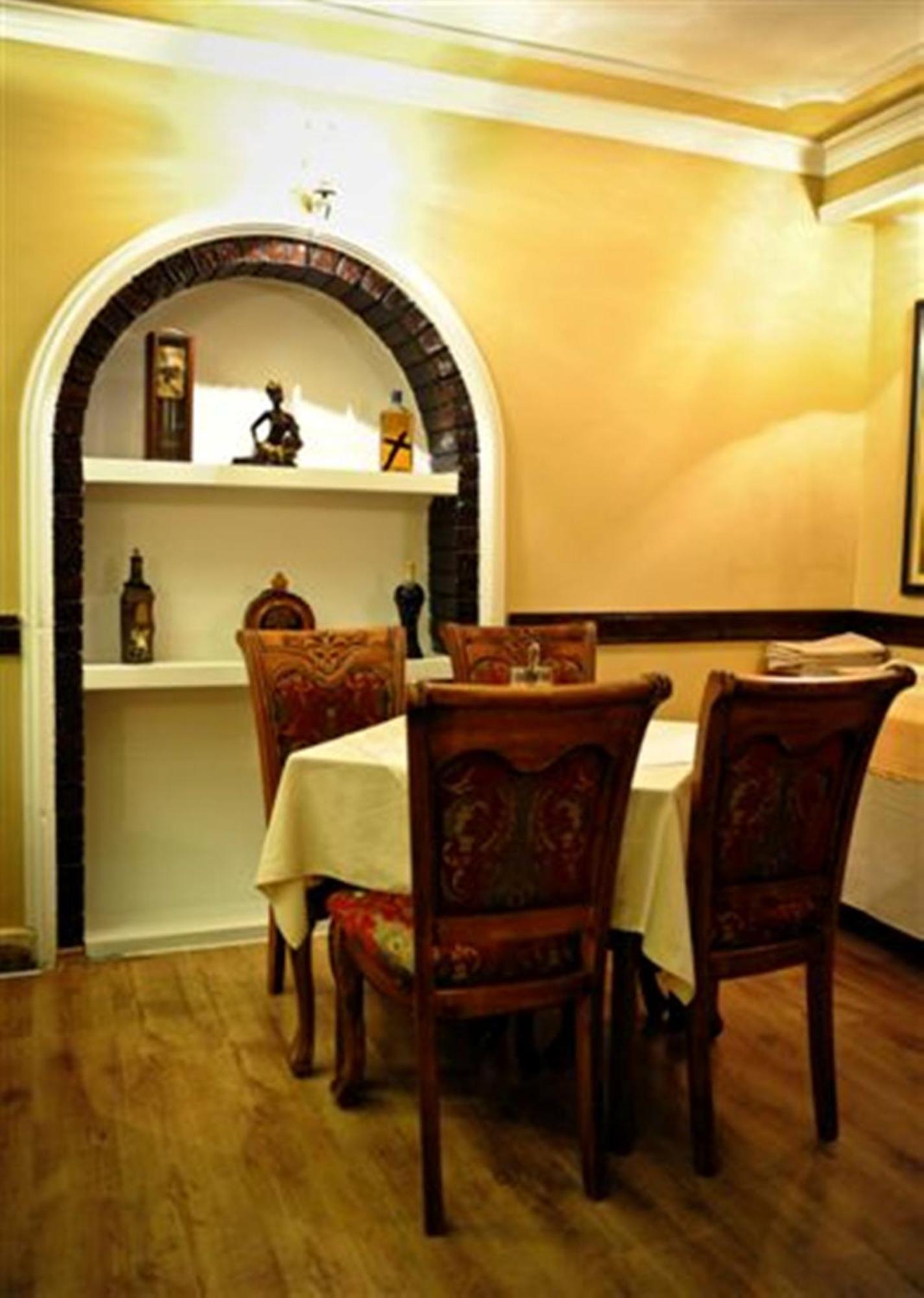 פודגוריצה Hotel Evropa מראה חיצוני תמונה