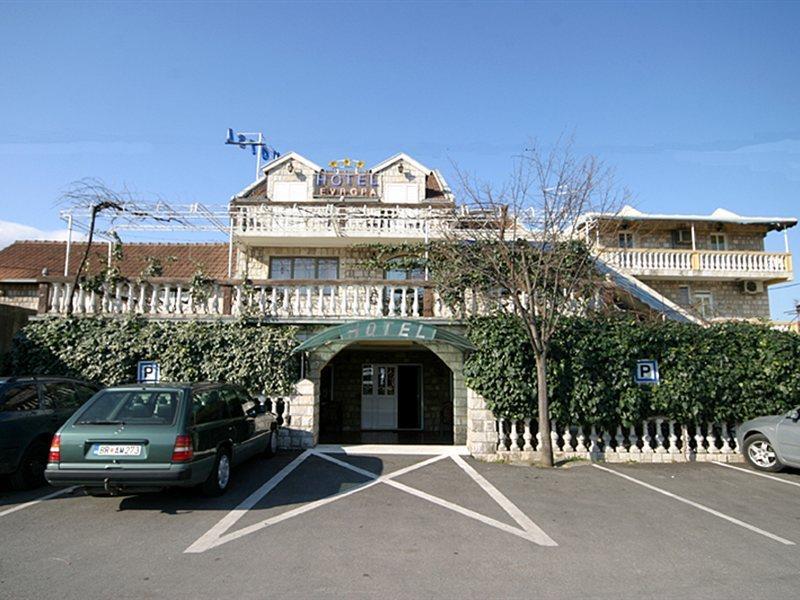 פודגוריצה Hotel Evropa מראה חיצוני תמונה