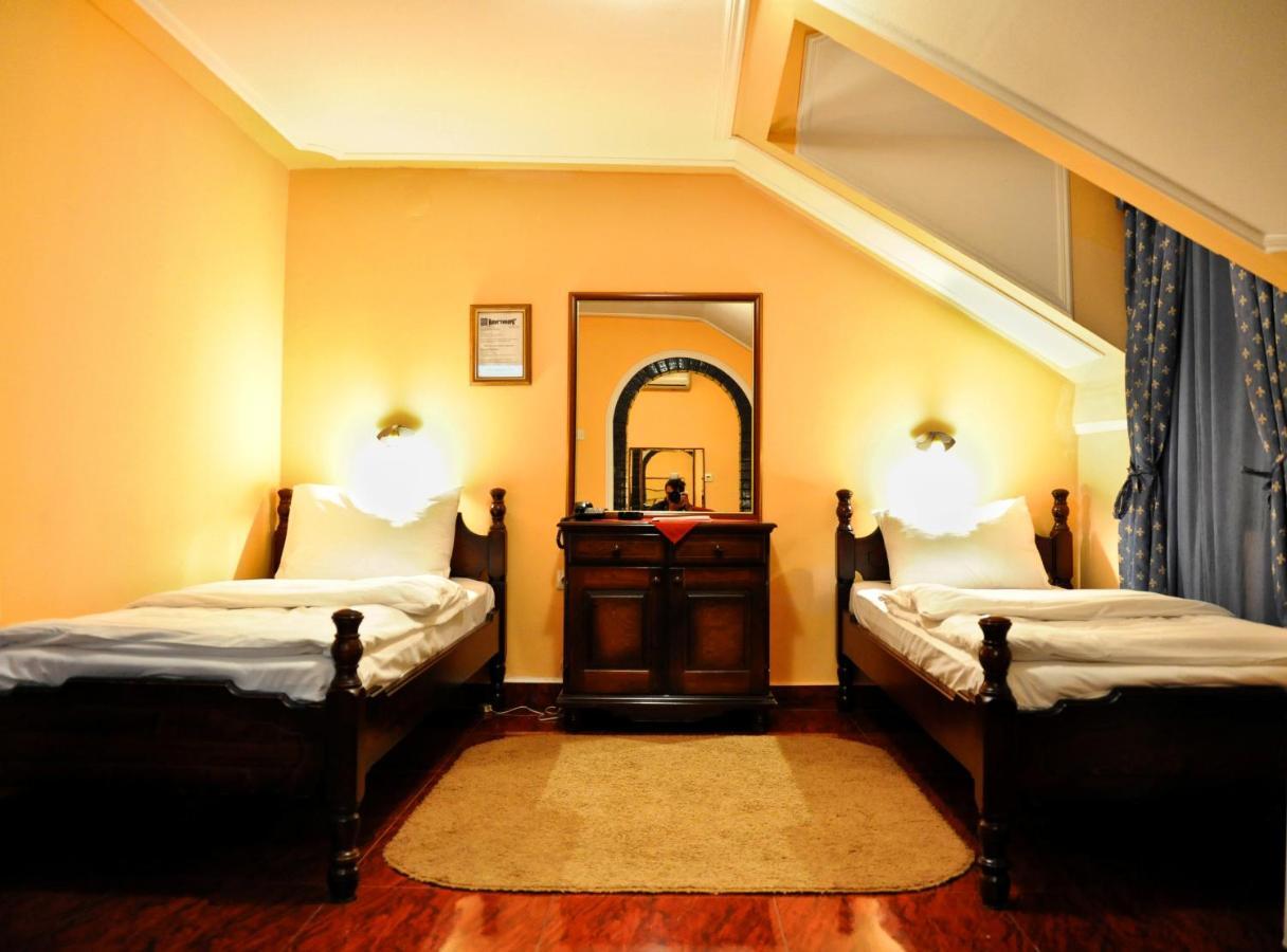 פודגוריצה Hotel Evropa מראה חיצוני תמונה